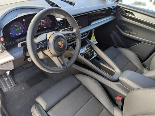 2025 Porsche Macan Electric