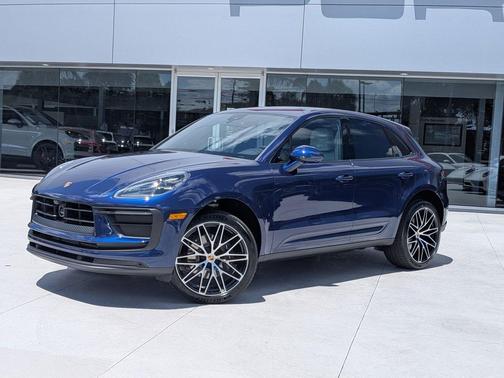 Gentian Blue Metallic 2026 Porsche Macan Macan