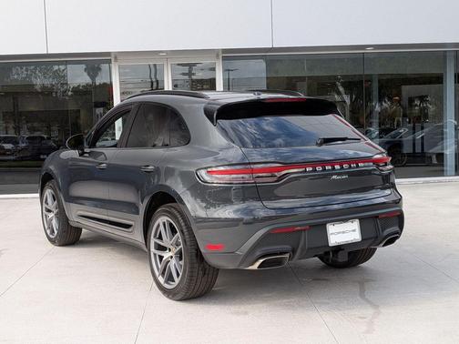 Volcano Grey Metallic 2026 Porsche Macan Macan