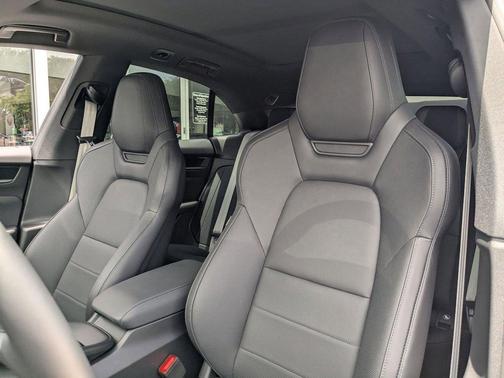 White 2025 Porsche Macan Macan Electric