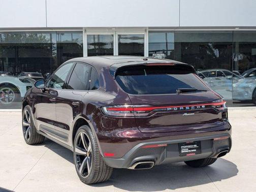 2025 Porsche Macan Base