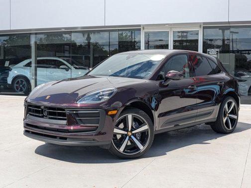 2025 Porsche Macan Base
