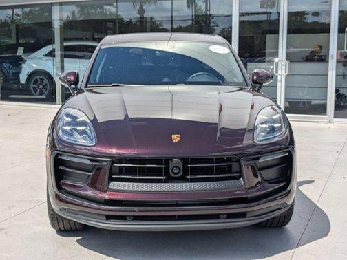 2025 Porsche Macan Base