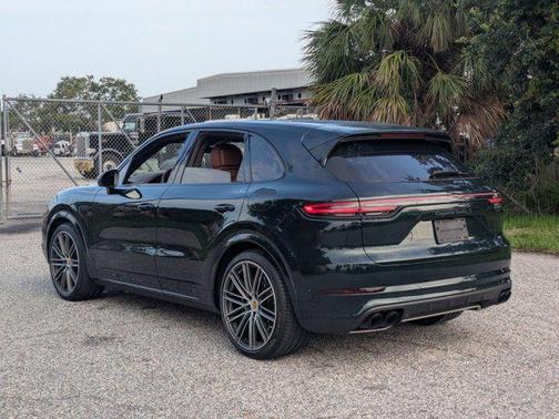 2023 Porsche Cayenne E-Hybrid S