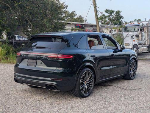2023 Porsche Cayenne E-Hybrid S