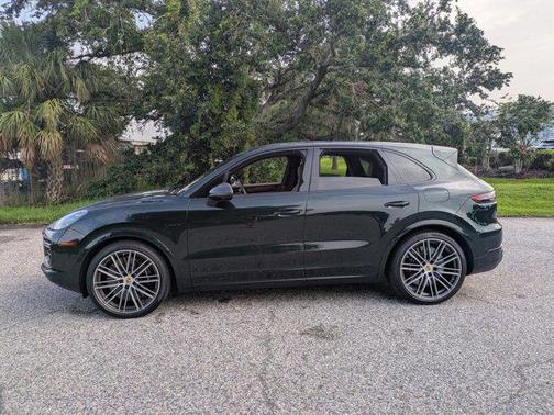 2023 Porsche Cayenne E-Hybrid S