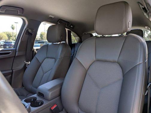 2023 Porsche Macan AWD