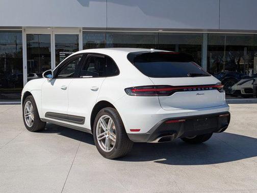 2023 Porsche Macan AWD