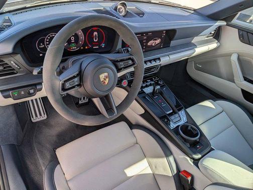 2025 Porsche 911 Targa 4 GTS