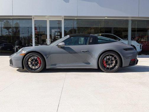 2025 Porsche 911 Targa 4 GTS
