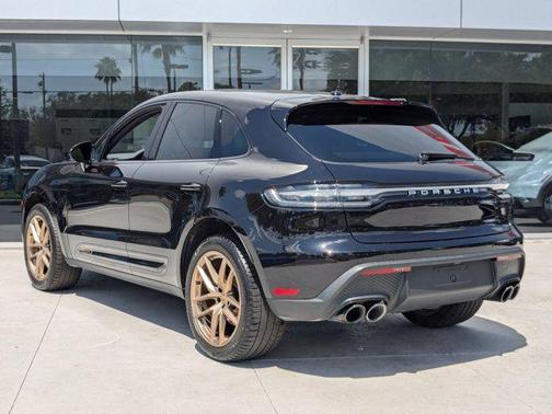 2024 Porsche Macan Base