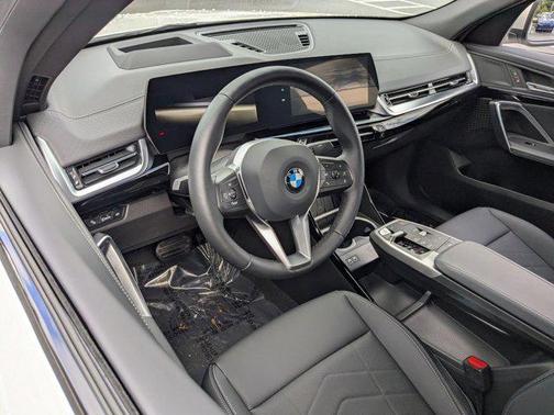 2025 BMW X2 xDrive28i