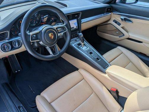 2019 Porsche 911 Carrera