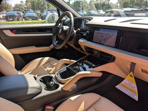 2025 Porsche Cayenne AWD