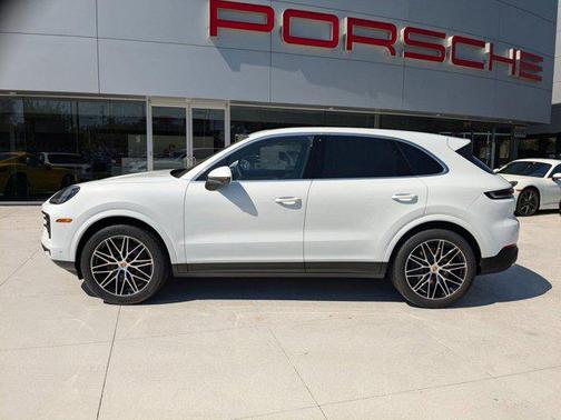 2025 Porsche Cayenne AWD