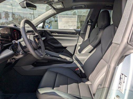 2025 Porsche Macan Electric