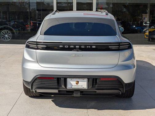 2025 Porsche Macan Electric