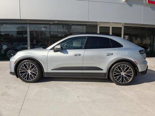 2025 Porsche Macan Electric