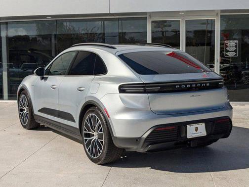 2025 Porsche Macan Electric