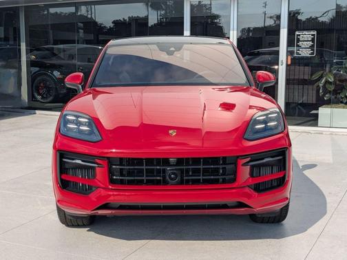 Carmine Red 2026 Porsche Cayenne S