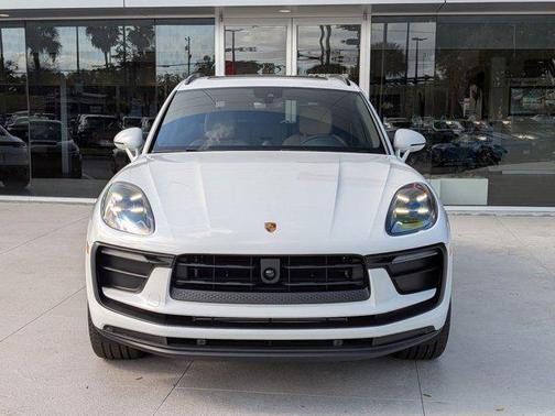 2026 Porsche Macan AWD