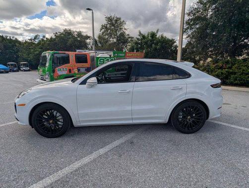 2022 Porsche Cayenne Turbo