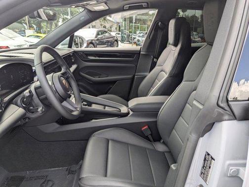 2024 Porsche Macan 4