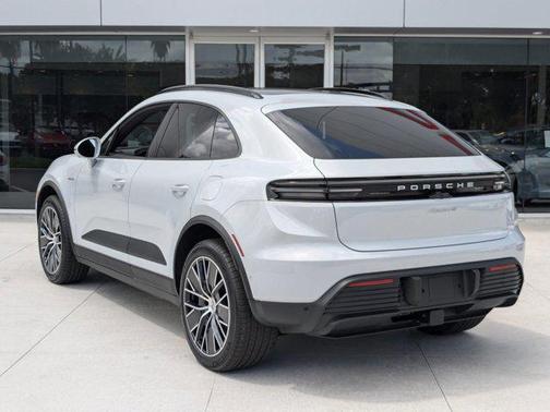 2024 Porsche Macan 4