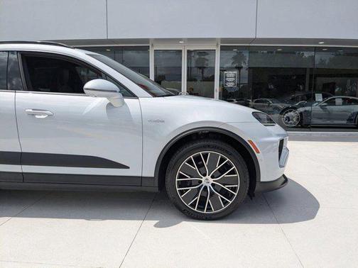 2024 Porsche Macan 4