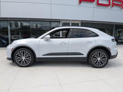 2024 Porsche Macan 4