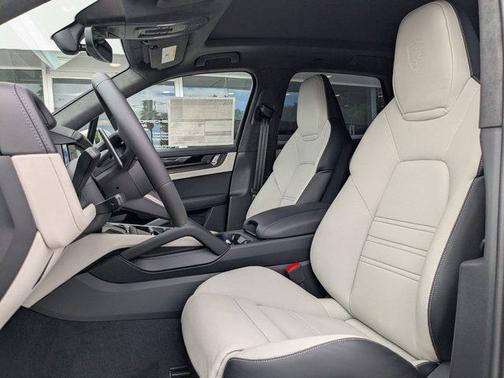 2026 Porsche Cayenne GTS