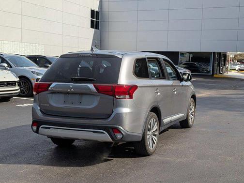 2020 Mitsubishi Outlander ES