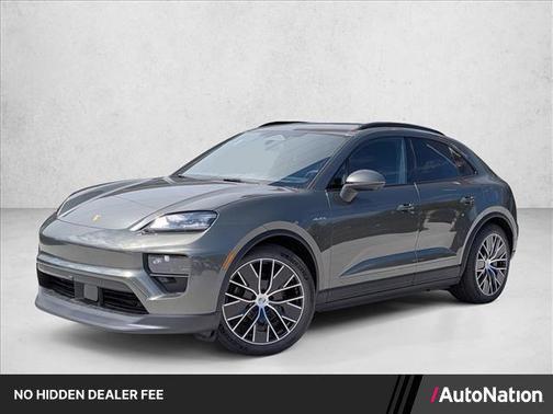 Aventurine Green Metallic 2026 Porsche Macan Macan Electric
