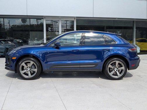 2025 Porsche Macan AWD