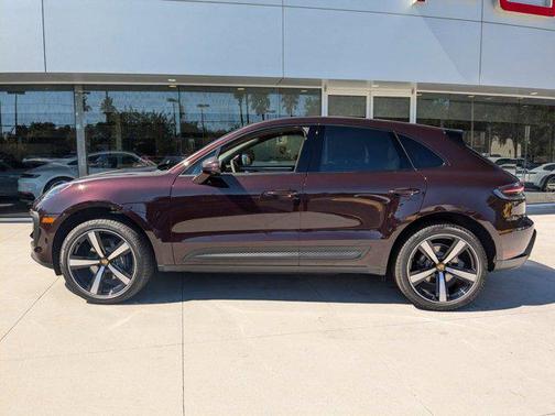 2025 Porsche Macan Base