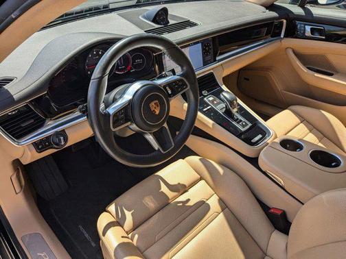 2020 Porsche Panamera RWD