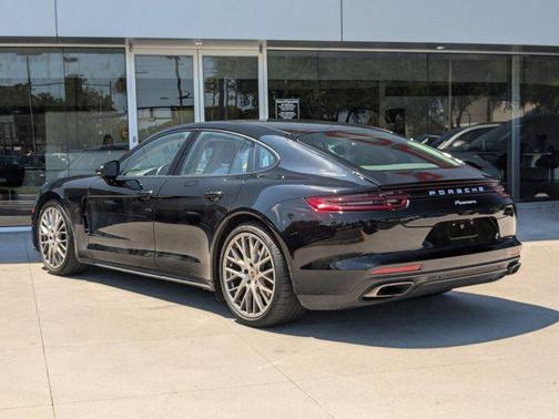 2020 Porsche Panamera RWD