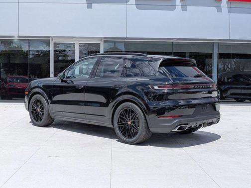Chromite Black Metallic 2026 Porsche Cayenne Cayenne