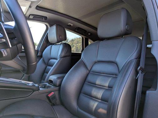 2025 Porsche Macan S