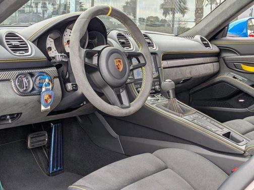 2025 Porsche 718 Cayman GT4 RS