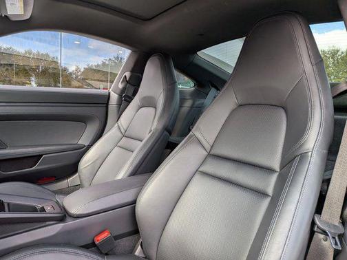 2022 Porsche 911 Carrera GTS