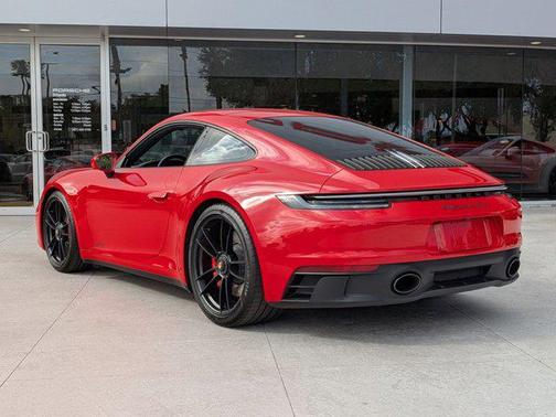 2022 Porsche 911 Carrera GTS