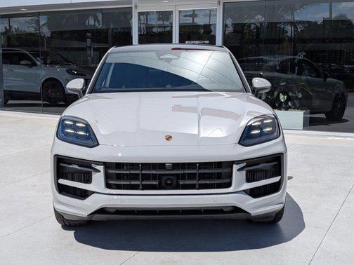 Chalk 2026 Porsche Cayenne Cayenne