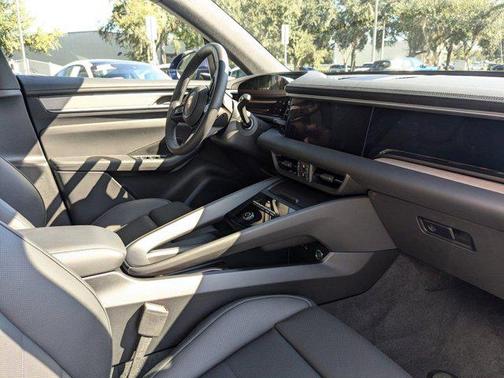 2024 Porsche Macan 4