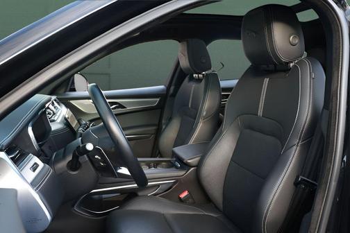 2024 Jaguar F-PACE P250 R-Dynamic S