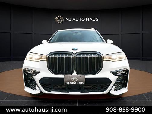 Mineral White Metallic 2022 BMW X7 xDrive40i
