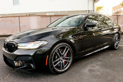Black Sapphire Metallic 2022 BMW M5 Base