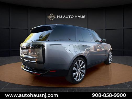 Eiger Grey 2023 Land Rover Range Rover P530 SE
