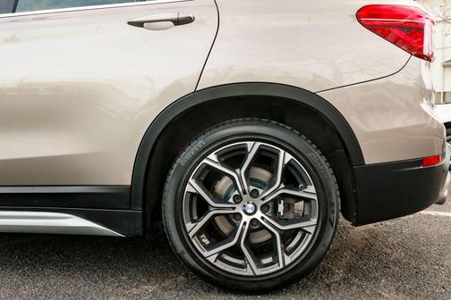 Cashmere Silver Metallic 2021 BMW X1 xDrive28i