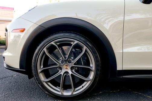PAINT TO SAMPLE 2023 Porsche Cayenne Turbo GT